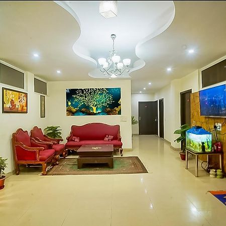 Happy Inn - Near Saket Metro 新德里 外观 照片