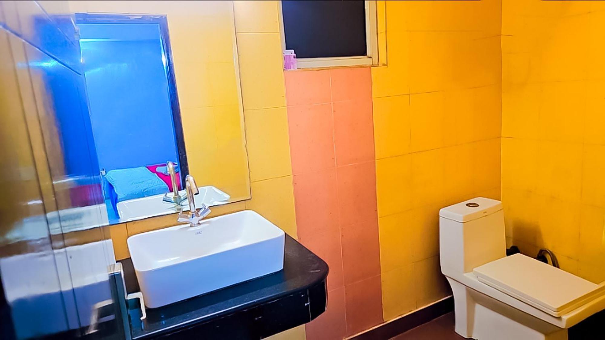 Happy Inn - Near Saket Metro 新德里 外观 照片
